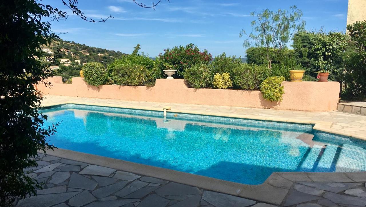 Rez-de Villa Piscine Cavalaire-sur-Mer Esterno foto